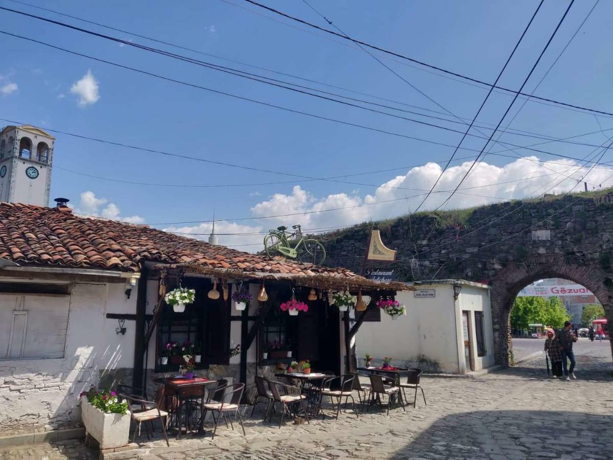 Private Apartment Elbasan Historic Center Kültér fotó